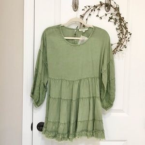 Solitaire Tiered Embroidered Peasant Top Green Size M, NWT